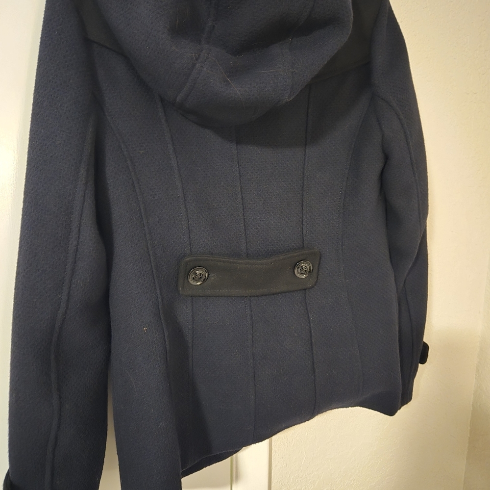 COAT - Picture 5 of 8